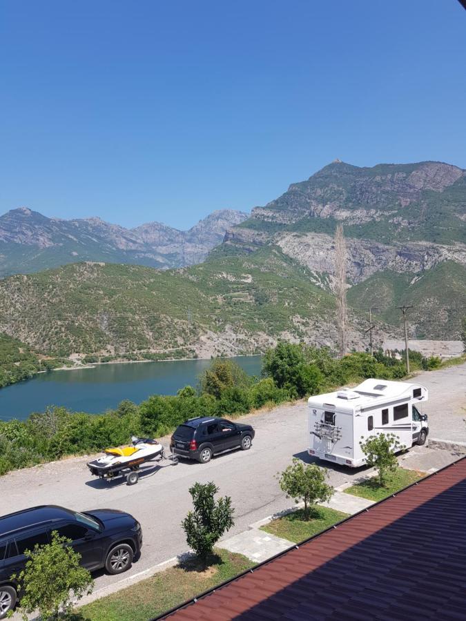 Lugina E Komanit Exteriör bild